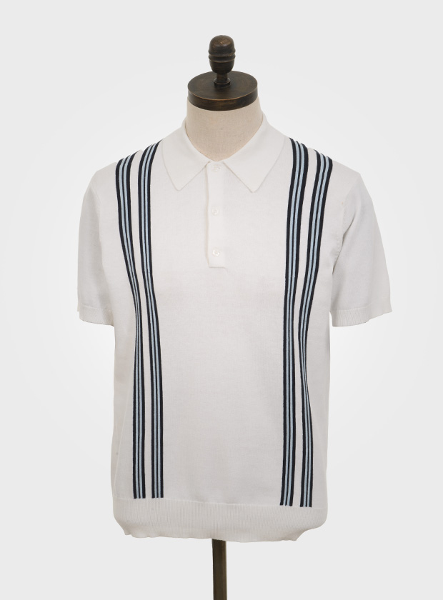 ART GALLERY CLOTHING SIXTIES MOD STYLE KNITWEAR LEIGH Off white, short sleeved, three buttoned knitted polo shirt with navy blue & sky blue front body placed vertical stripes.